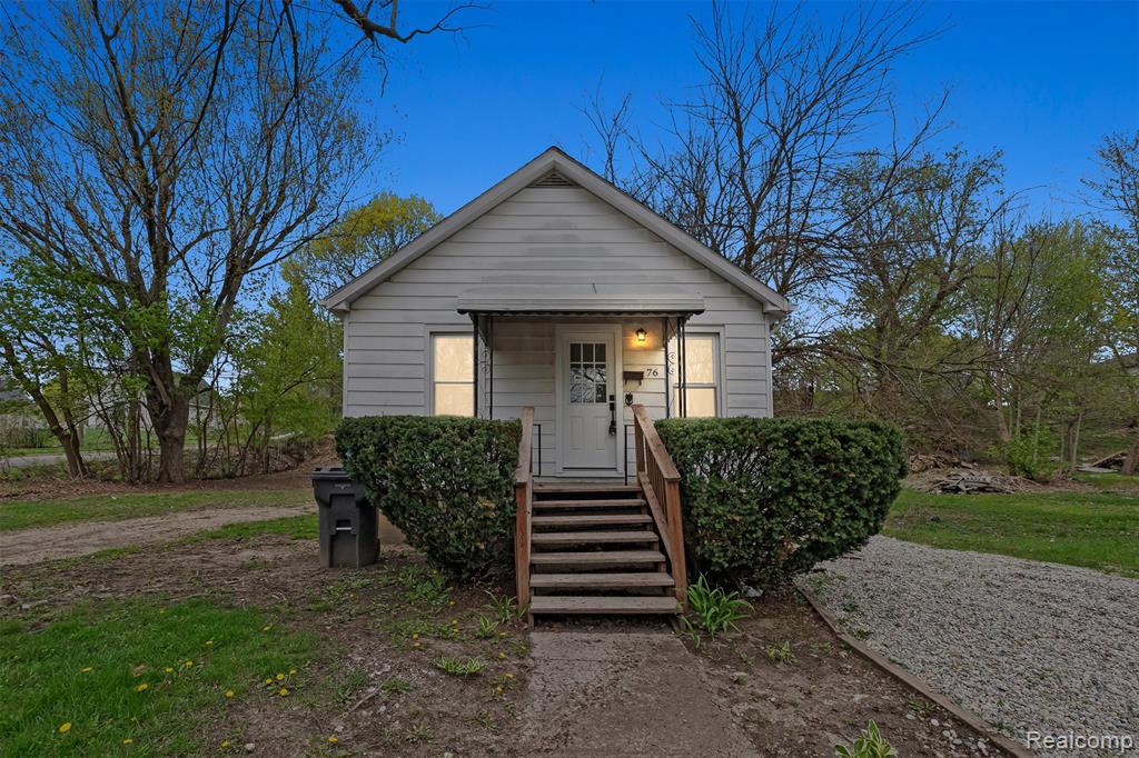76 N Merrimac Street, Pontiac, MI 48340 — front exterior
