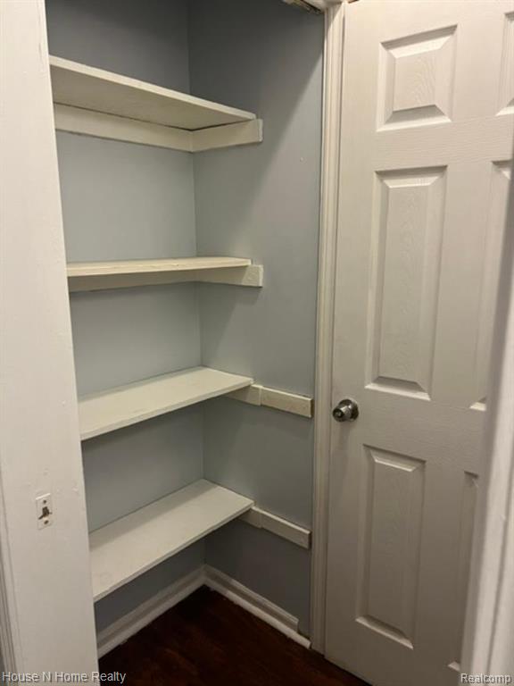 50 W Milton Avenue, Hazel Park, MI 48030 — Photo 12
