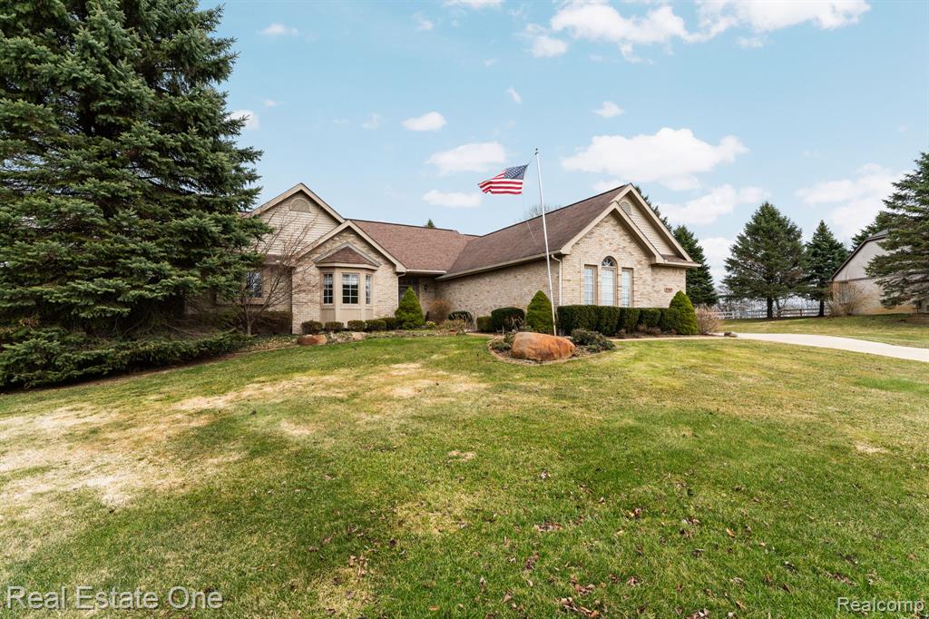 9305 Rotondo Drive, Howell, MI 48855 — Photo 48