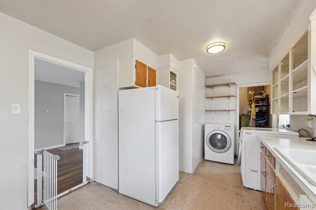 4302 MANDALAY Avenue, Royal Oak, MI 48073 — Photo 10