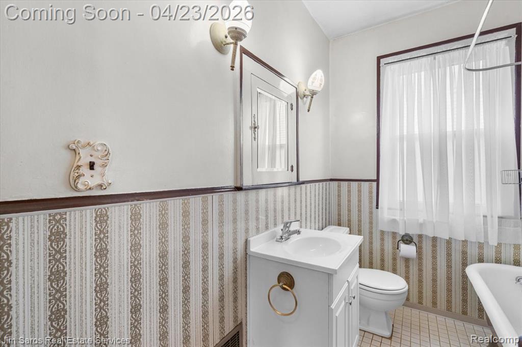 1053 Wayburn Street, Grosse Pointe, MI 48230 — Photo 8