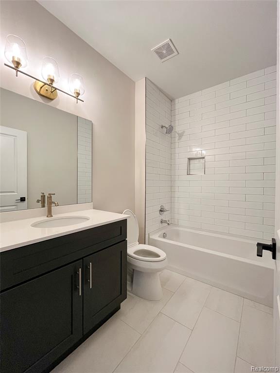 575 Heritage Place, Saint Clair Shores, MI 48080 — Photo 5