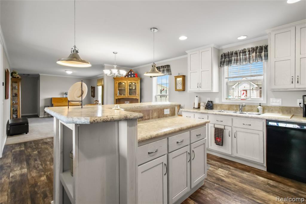 11166 Walden Court, South Lyon, MI 48178 — Photo 10