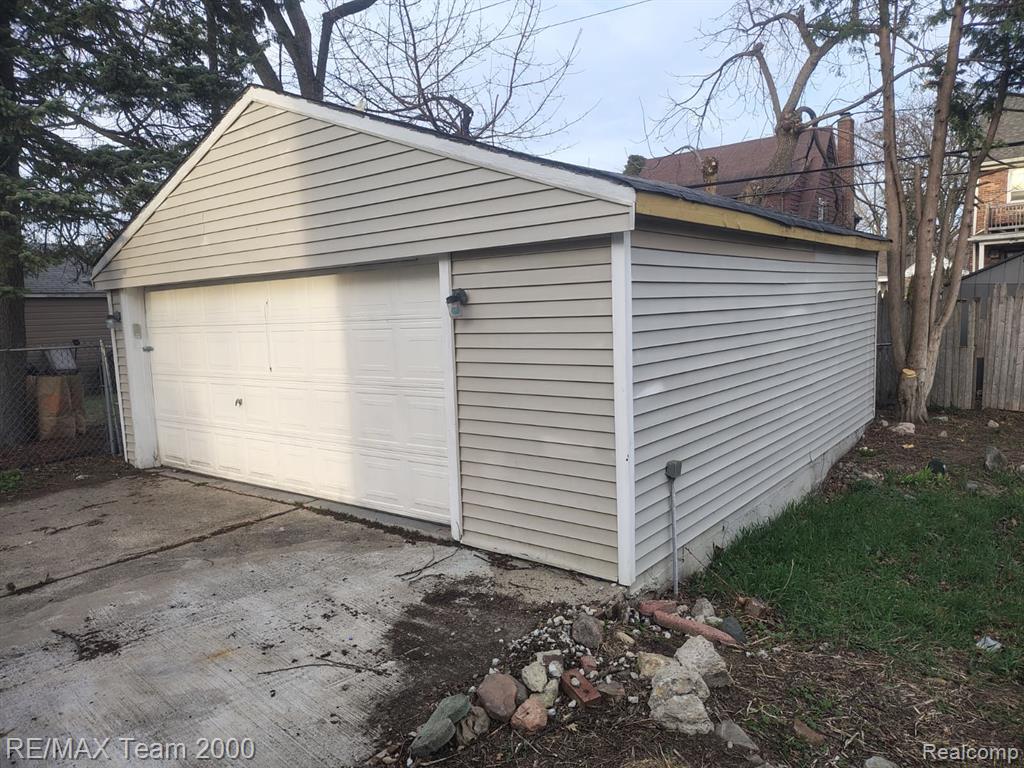 15092 Faust Avenue, Detroit, MI 48223 — Photo 30
