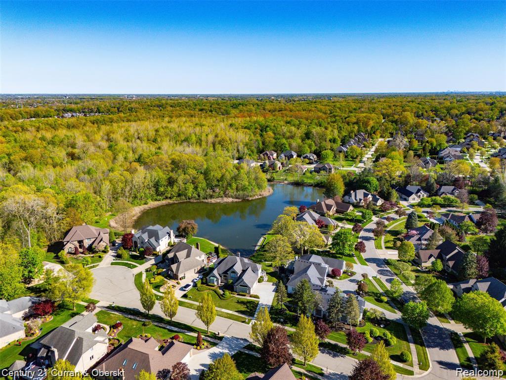 9039 Oakridge Trail, Shelby Twp, MI 48317 — Photo 25