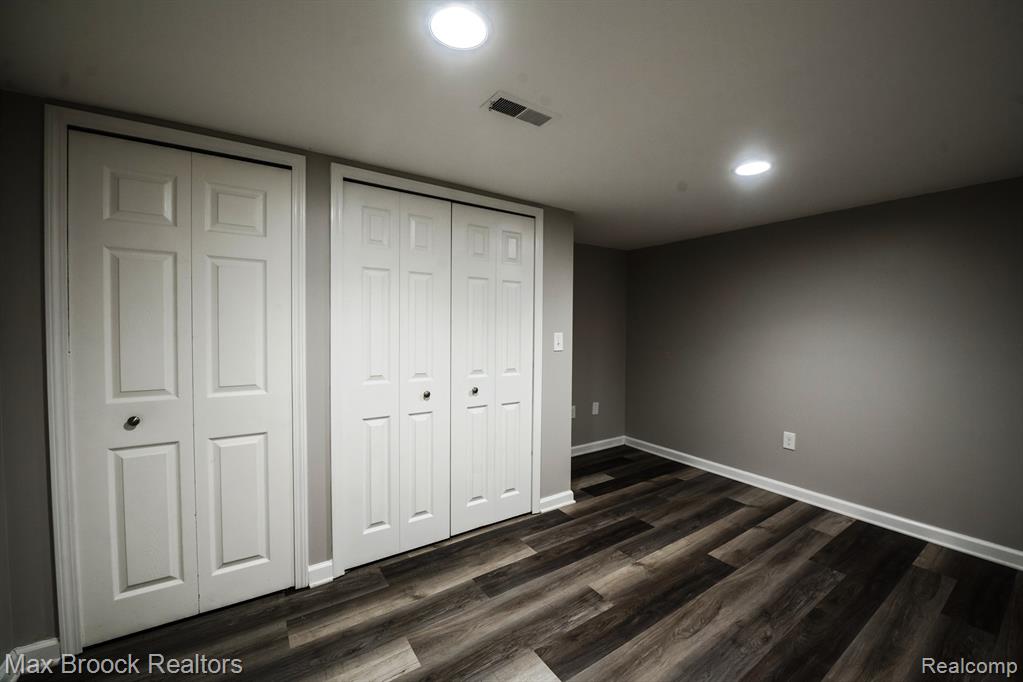 5528 SUNNYCREST Drive, West Bloomfield, MI 48323 — Photo 28