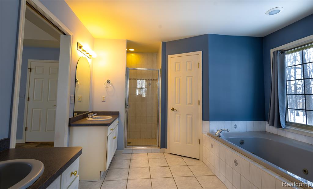 26720 Whispering Willows Drive, New Boston, MI 48164 — Photo 29