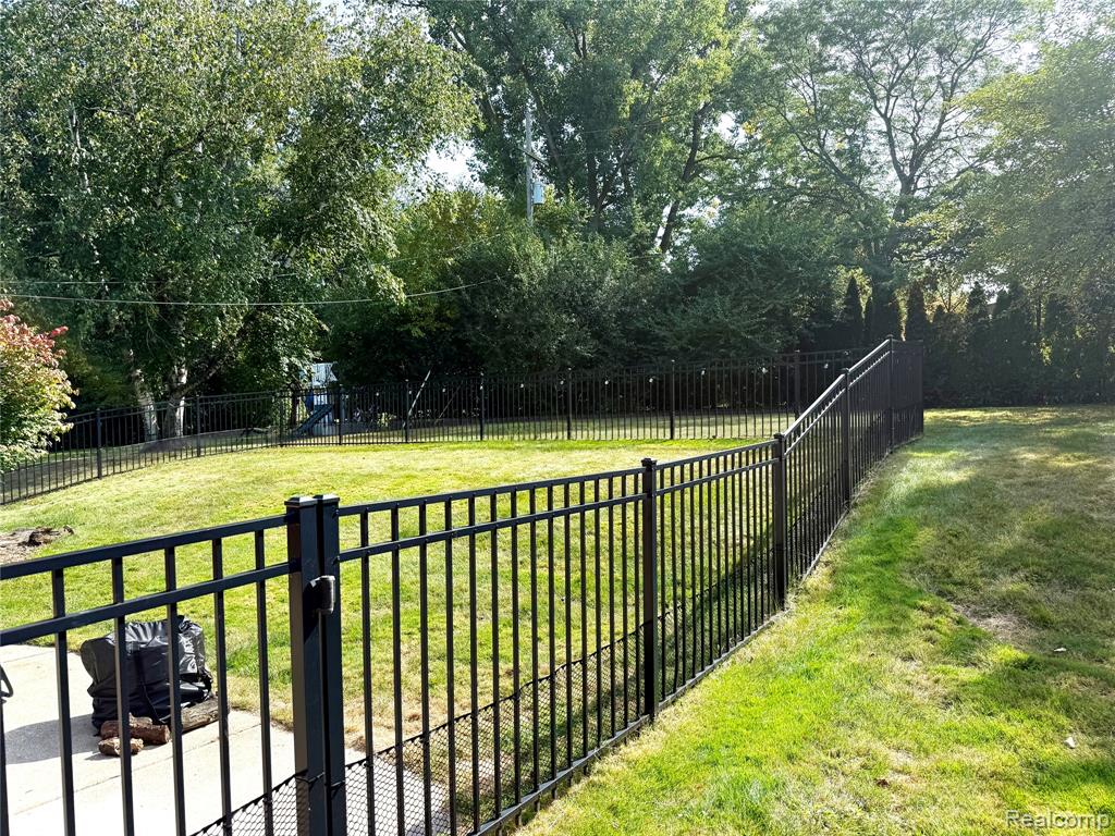 2570 Aspen Lane, Bloomfield, MI 48302 — Photo 6