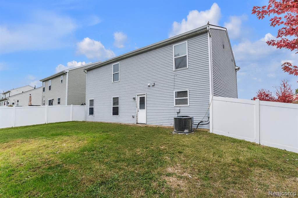8553 Shiawassee River Drive, Fowlerville, MI 48836 — Photo 34
