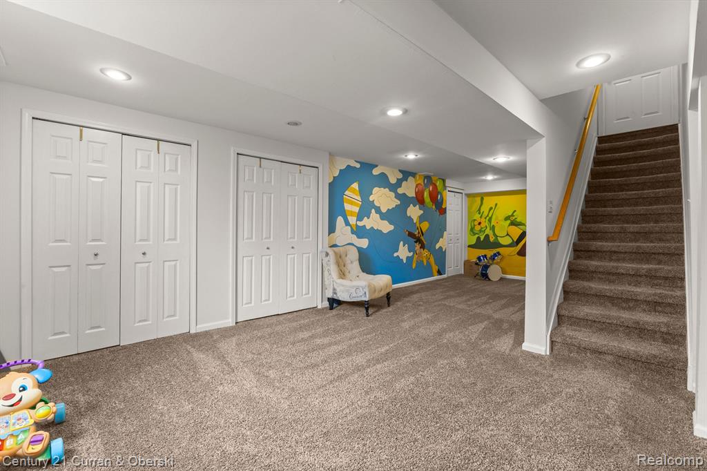 42745 LEDGEVIEW Drive, Novi, MI 48377 — Photo 38