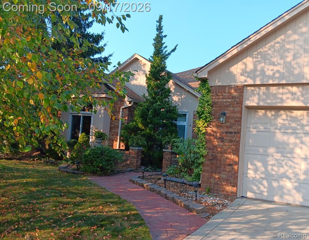 40820 Brightside Court, Sterling Heights, MI 48310