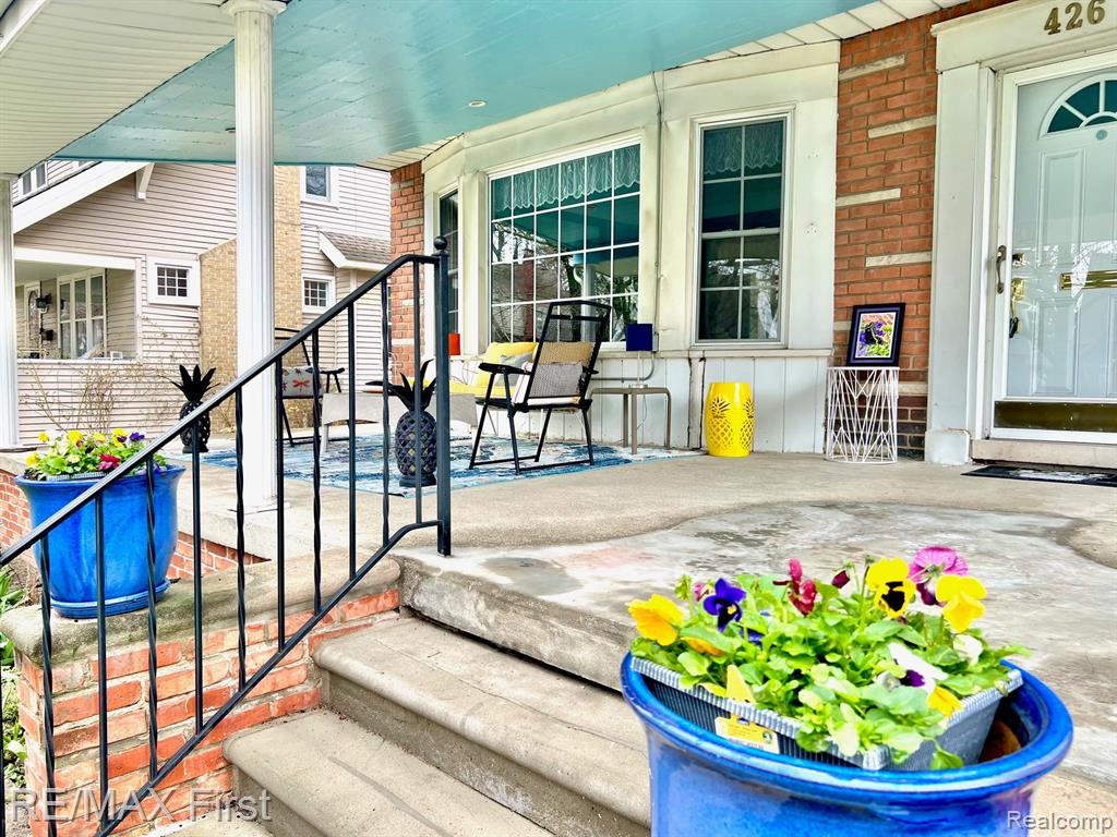 426 W WOODLAND Street, Ferndale, MI 48220 — Photo 2