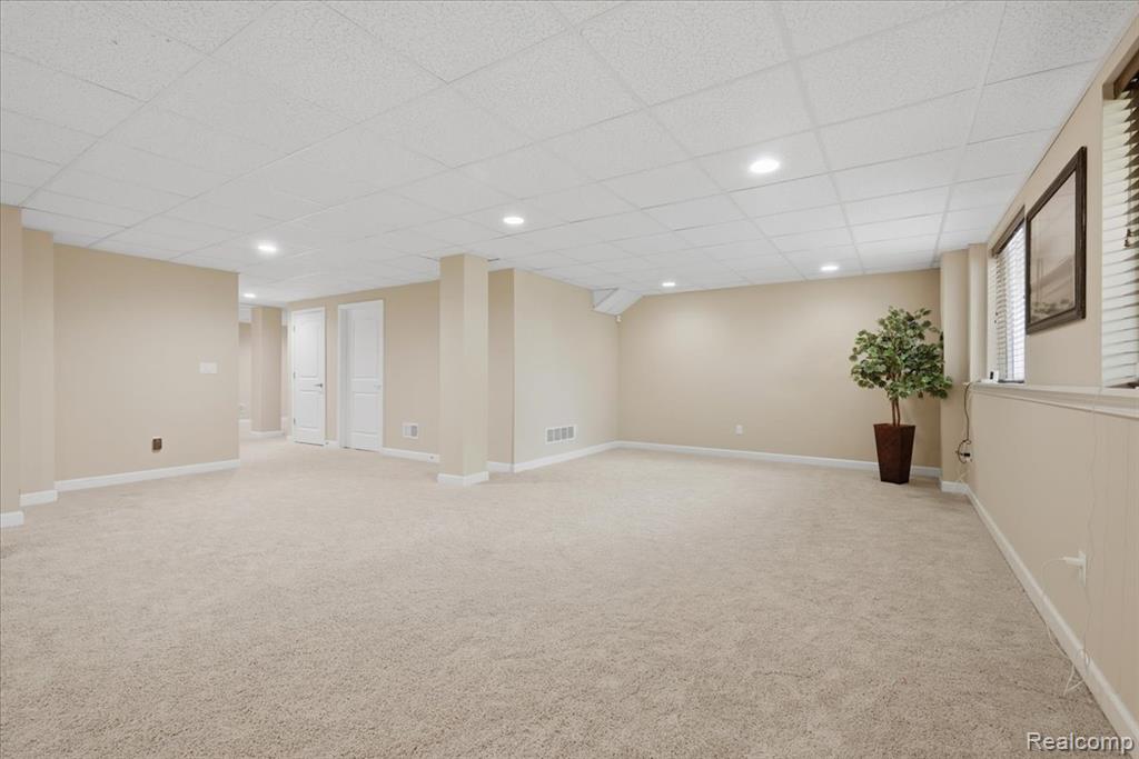 4810 E Stonegate Circle, Lake Orion, MI — Photo 44