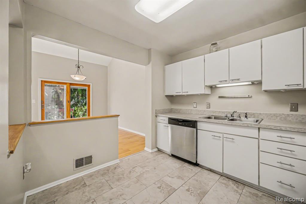 1390 Patricia Avenue, Ann Arbor, MI 48103 — Photo 8