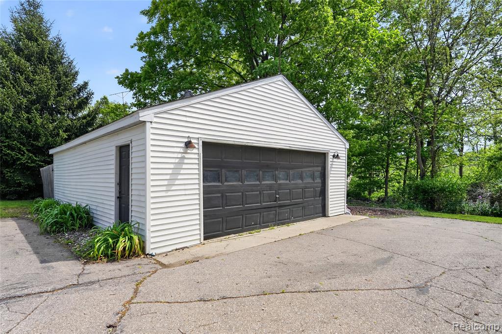 6235 Flushing Road, Flushing, MI 48433 — Photo 47
