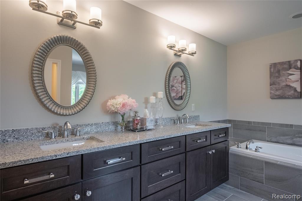 55712 Glenbrooke Drive, Shelby Twp, MI 48316 — Photo 35