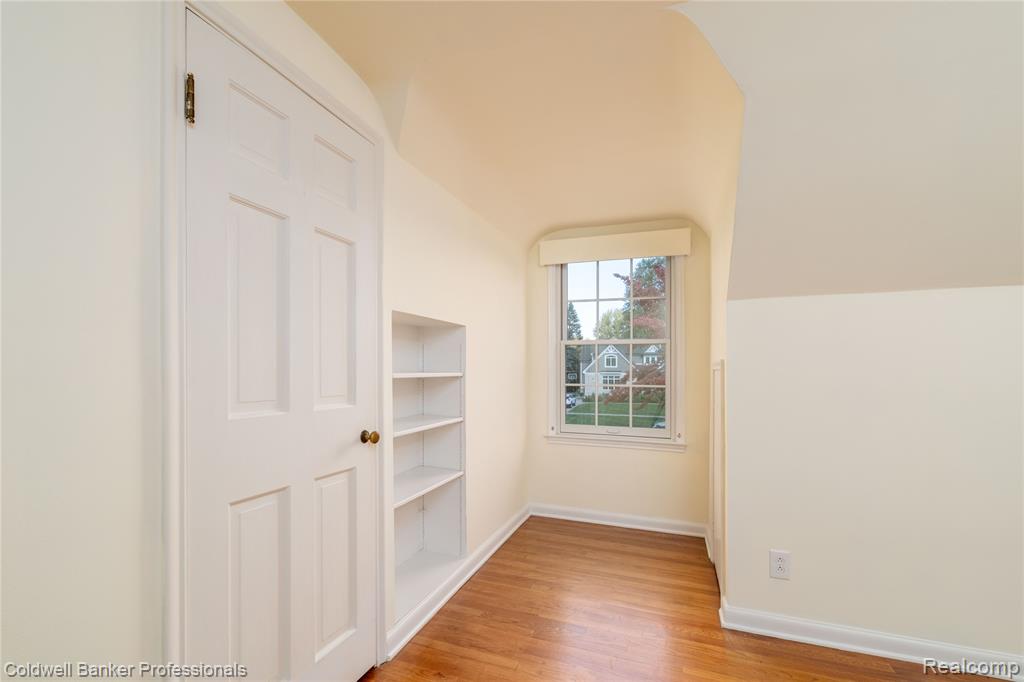 499 Sunningdale Drive, Grosse Pointe Woods, MI 48236 — Photo 28