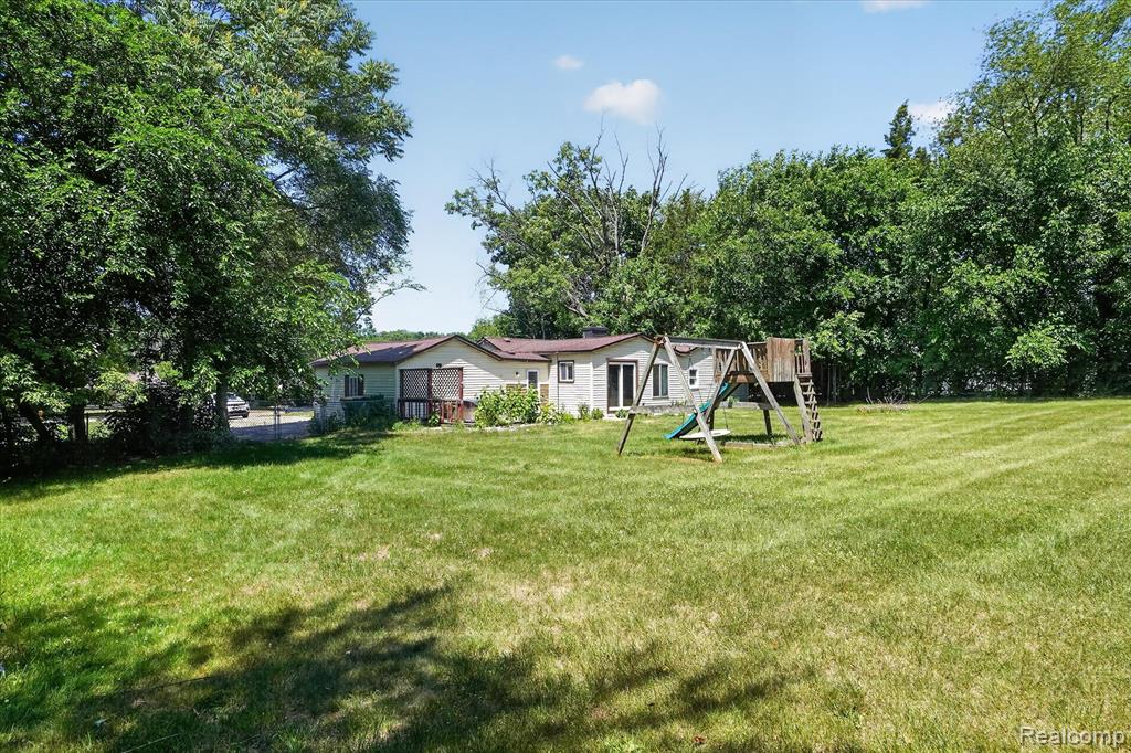 508 Deland Road, Flushing, MI 48433 — Photo 28