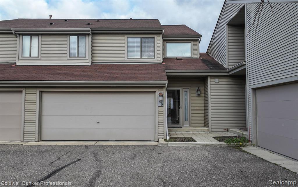 708 Preston Court, Rochester Hills, MI 48307 — Photo 2