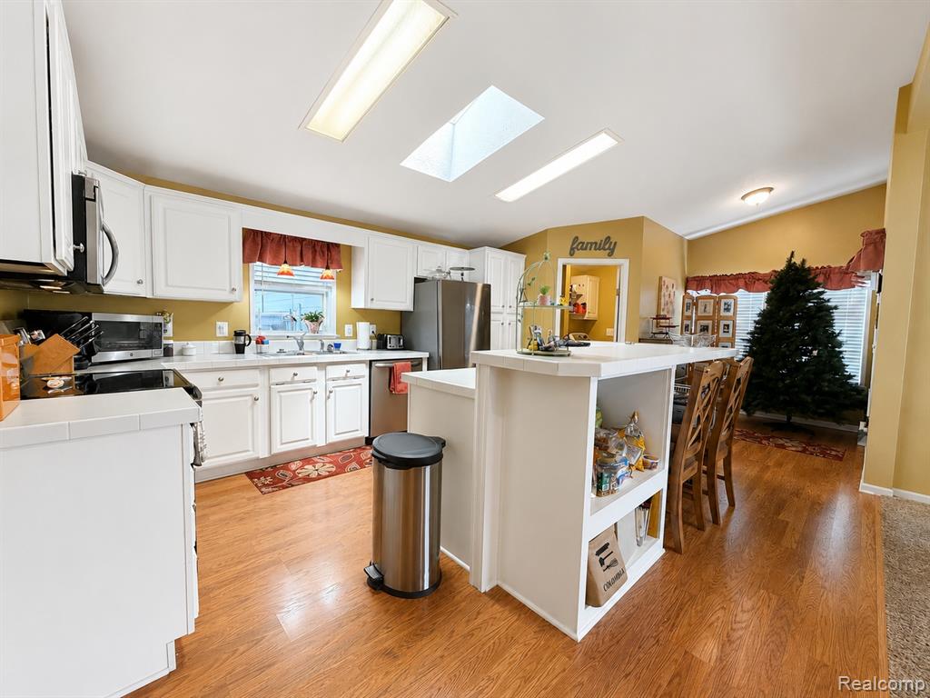 551 Twin Lakes Drive, MI — Photo 28