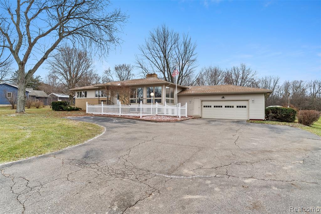 6079 Lennon Road, Swartz Creek, MI 48473 — Photo 2