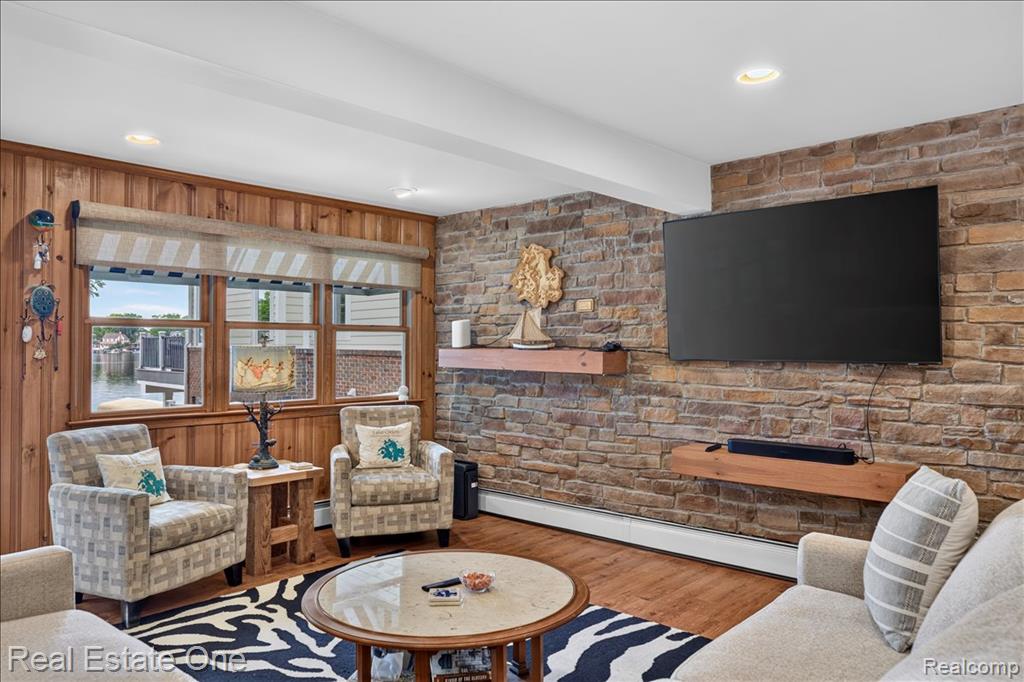 836 Pine Tree Road W, Lake Orion, MI 48362 — Photo 18