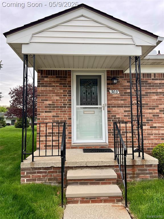303 Doremus Lane, Saint Clair Shores, MI 48080 — Photo 36