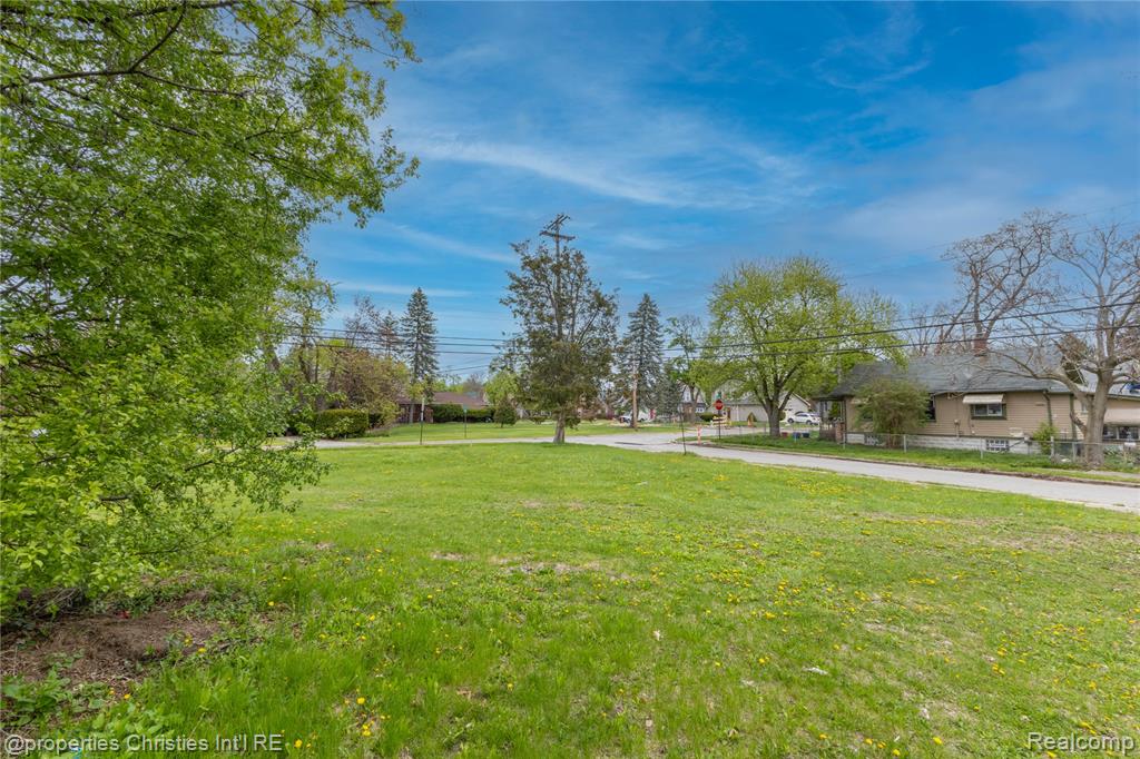 8 Myra Avenue, Pontiac, MI 48341 — Photo 3