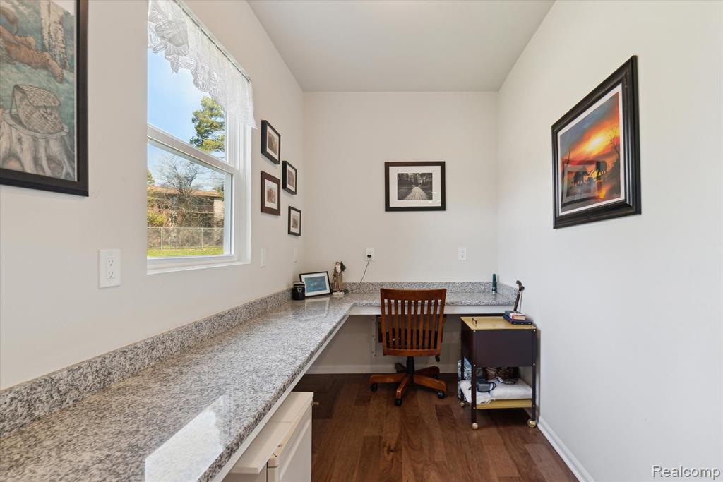 209 Glendale Court, Saline, MI 48176 — Photo 11