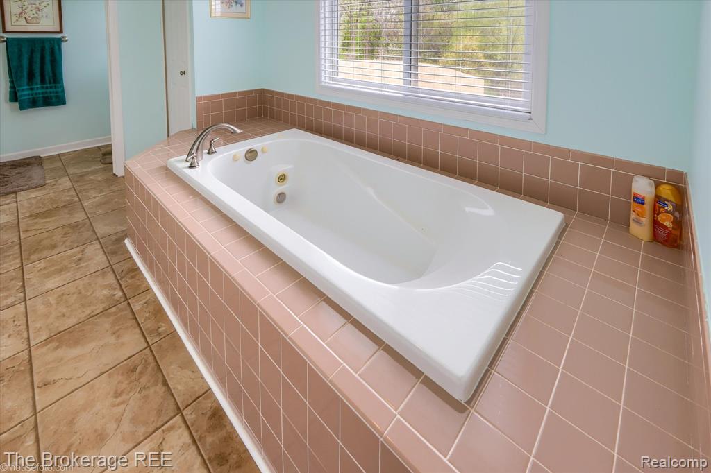 10047 Fox Run Drive, Davison, MI 48423 — Photo 41