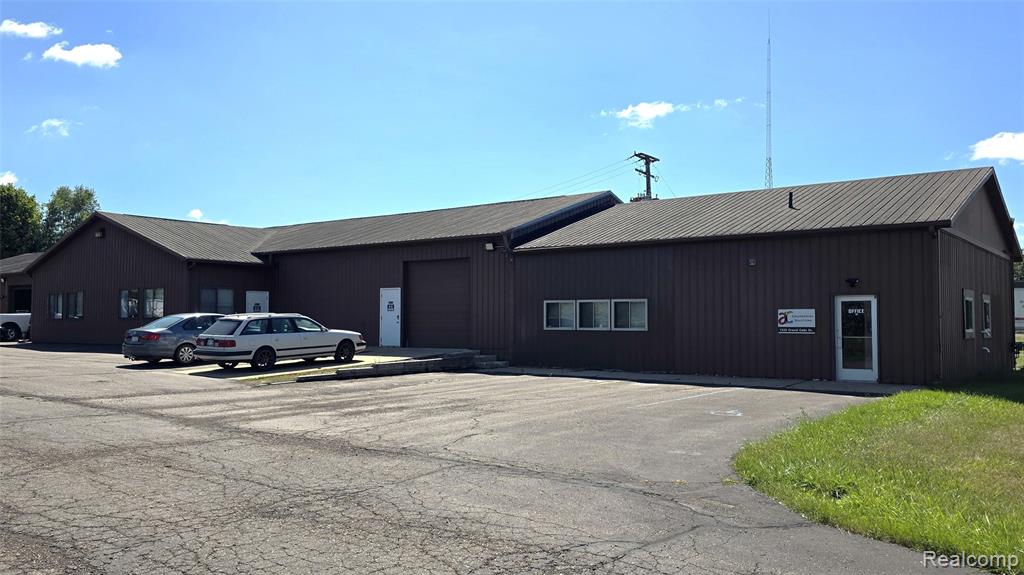 1325 Grand Oaks, Howell, MI 48843
