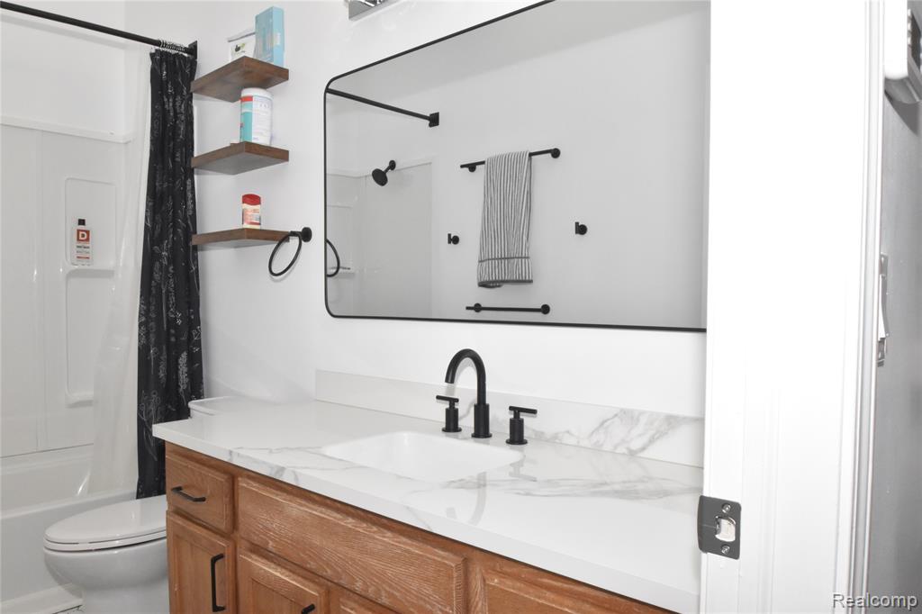 23436 Mahoney Court, 182, Trenton, MI 48183 — Photo 15