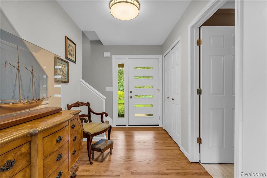 5050 Whitlow Court, Commerce Twp, MI 48382 — Photo 4