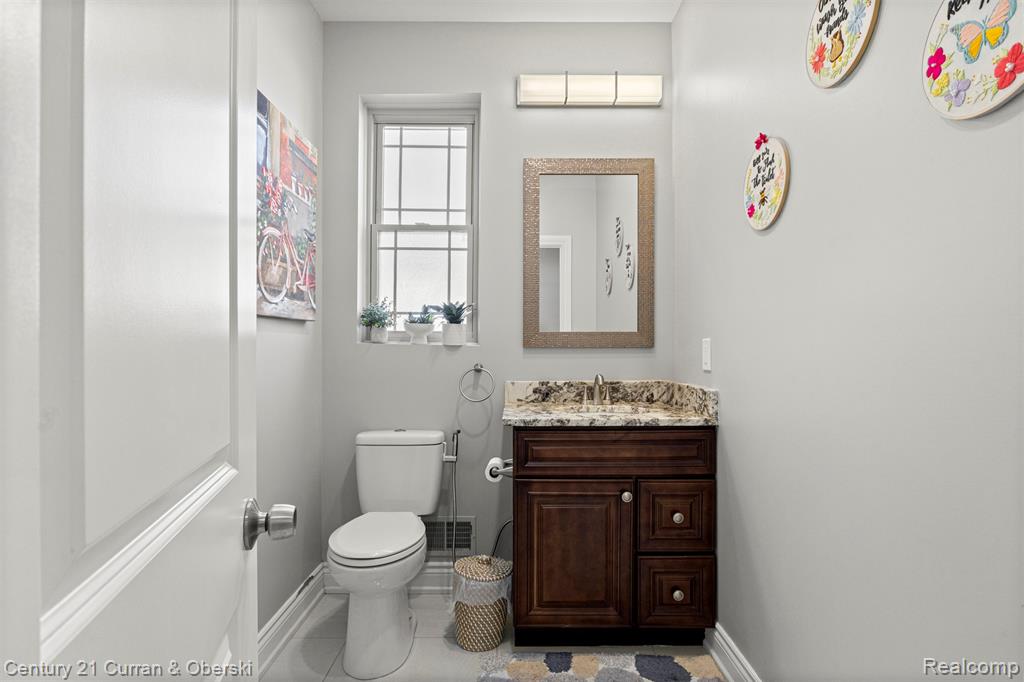 6804 Centralia Street, Dearborn Heights, MI 48127 — Photo 10