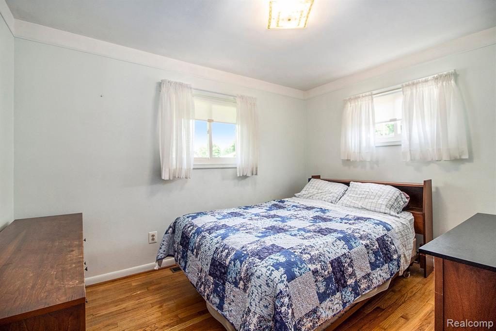 9592 SARASOTA, Redford, MI 48239 — Photo 13