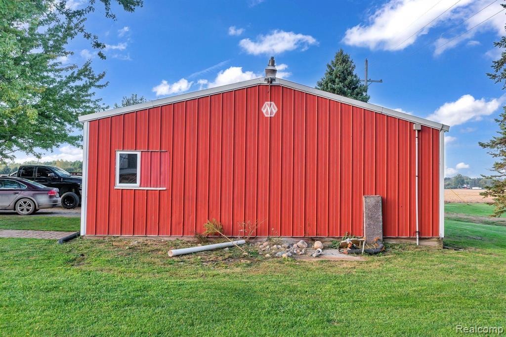 925 S Gregory Street, Fowlerville, MI 48836 — Photo 6