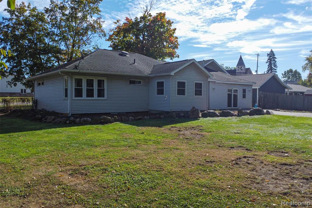 111 N Ann Street, Byron, MI 48418 — Photo 23