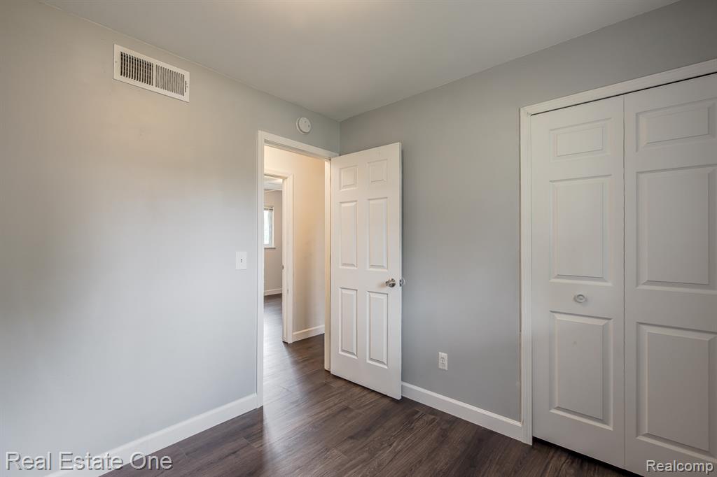 40026 Kristen Drive, Sterling Heights, MI 48310 — Photo 20
