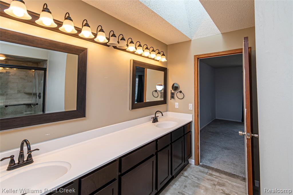 5700 Point Of The Woods Drive, West Bloomfield, MI 48324 — Photo 55