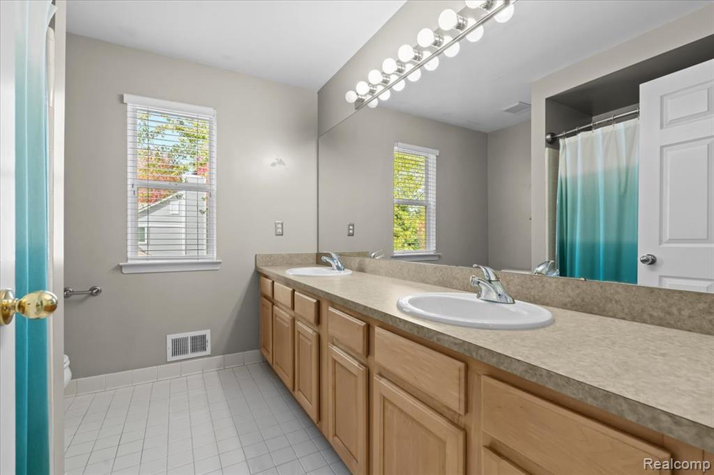 4583 Racewood Drive, Commerce Twp, MI 48382 — Photo 22