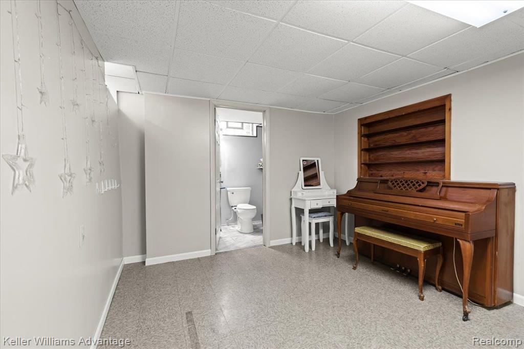 4050 MAYFAIR Street, Dearborn Heights, MI 48125 — Photo 29