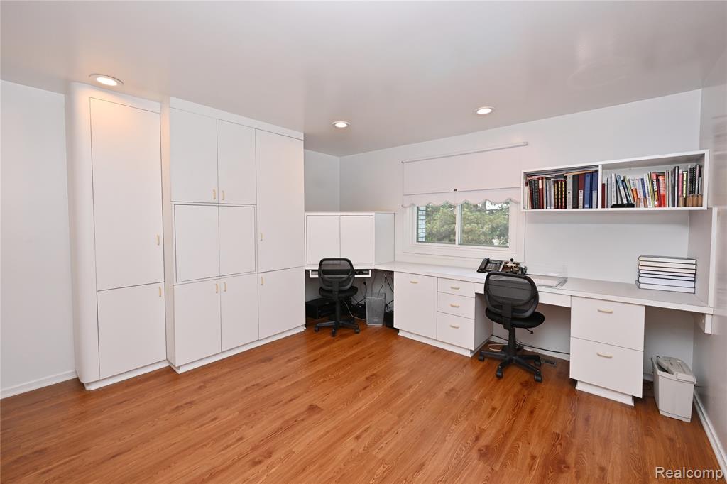 6020 Orchard Ridge Court, West Bloomfield, MI — Photo 31