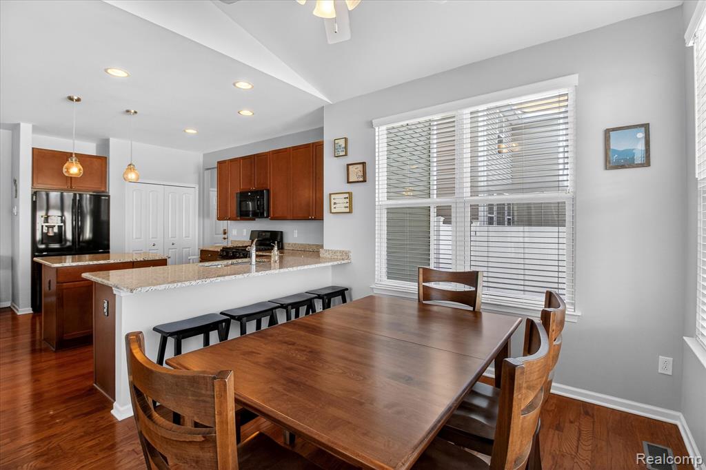 386 Fletcher Street, Wixom, MI 48393 — Photo 13