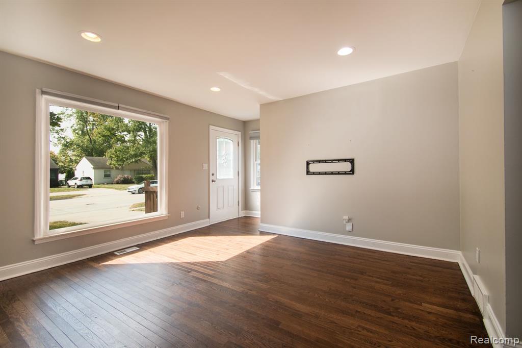 845 E 14 MILE Road, Birmingham, MI 48009 — Photo 4
