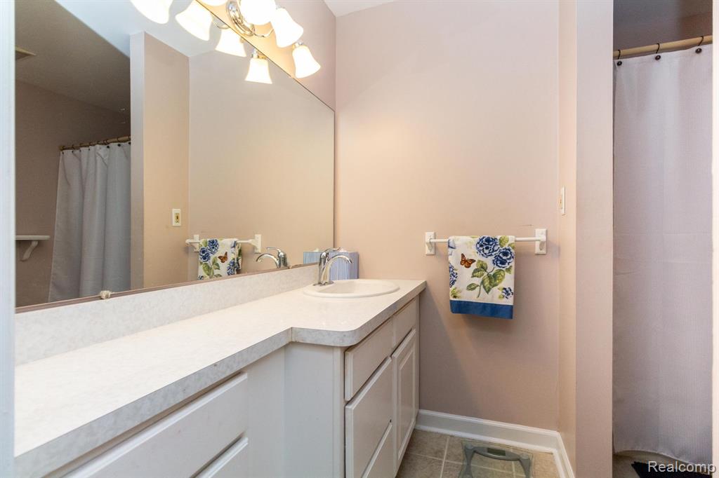 8095 Colony Drive, 23, Grosse Ile, MI 48138 — Photo 29