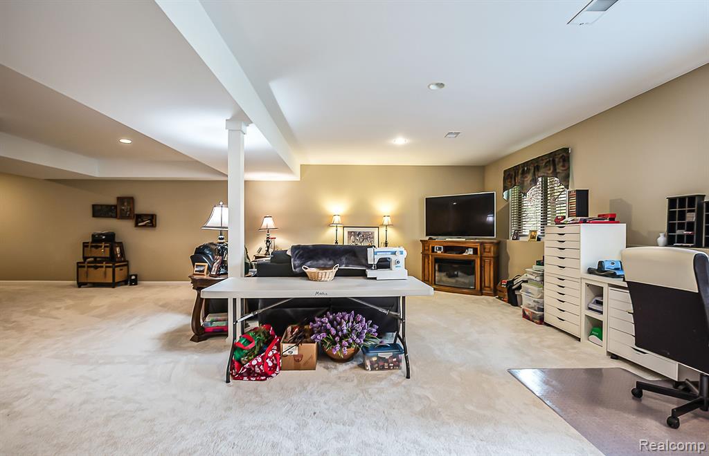 9730 TIOGA Trail N, Pinckney, MI 48169 — Photo 27