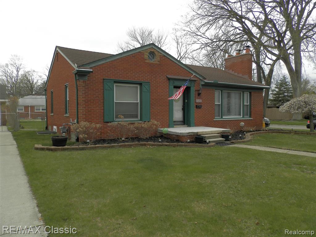 9209 Hemingway, Redford, MI 48239 — front exterior