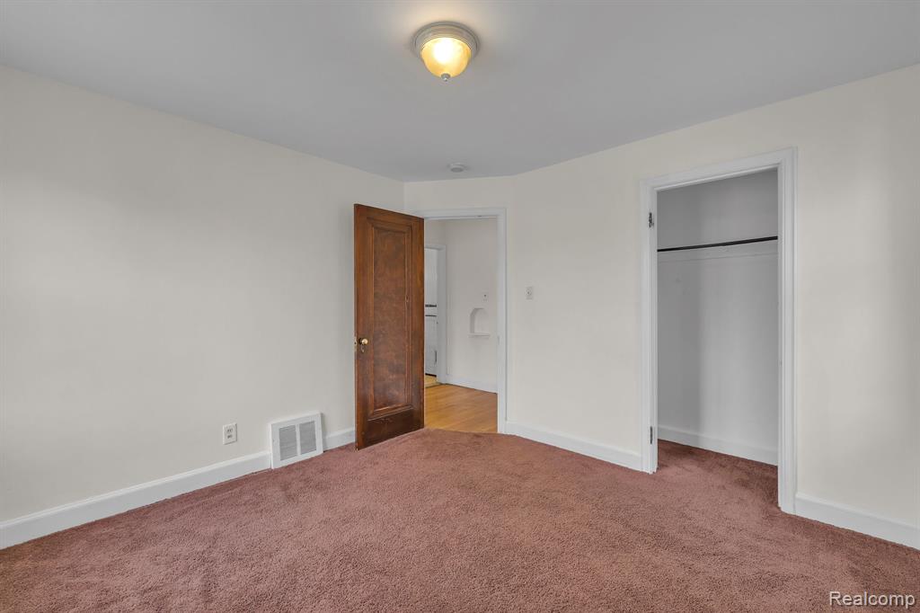 6120 MIDDLESEX Street, Dearborn, MI 48126 — Photo 15