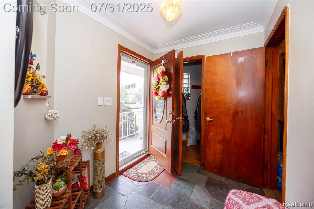 7833 W Morrow Circle, Dearborn, MI 48126 — Photo 11