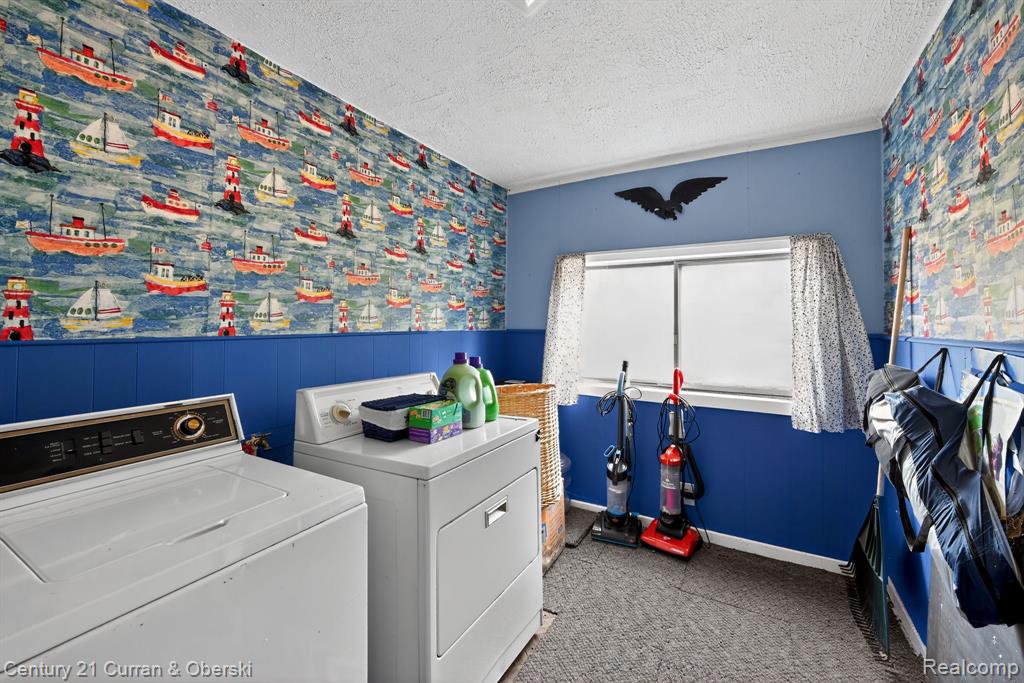 10 S Imperial Drive, MI 48763 — Photo 18